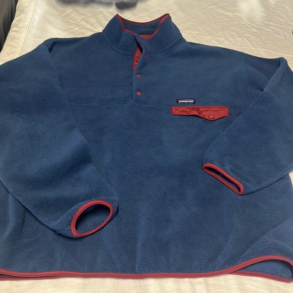 Patagonia Gray and Red Lightweight Shirt Jacket - Picture 2 of 13